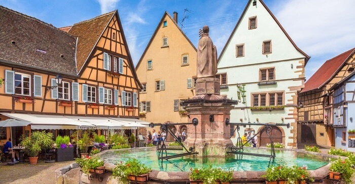 Private Strasbourg: European Quarter & Canal Cruise